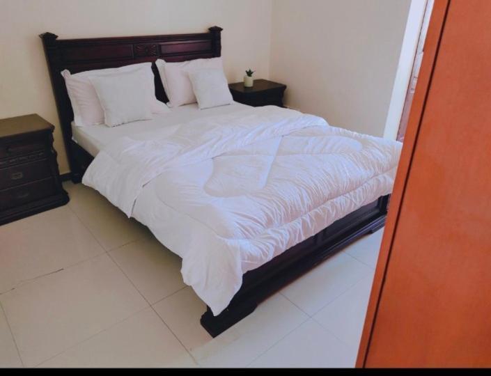דאר א-סאלאם Masaki-Sea View 2-Bedroom Apt With Free Wi-Fi מראה חיצוני תמונה